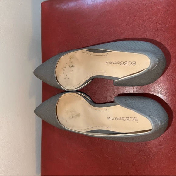 BCBGeneration Grey Pumps Size 8 Gently Worn - Picture 5 of 9
